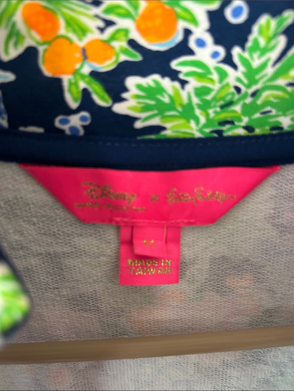 Lilly Pulitzer Quarter-Zip Pullover - Lilly Loves Disney medium NWT - Picture 4 of 5